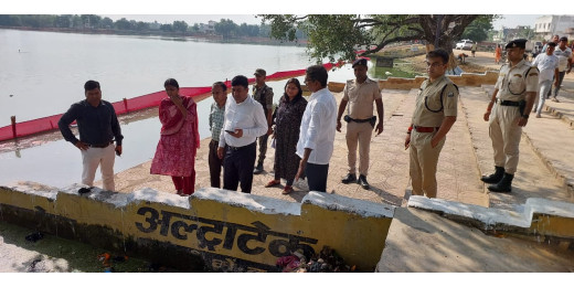 ऐतिहासिक एवं धार्मिक महत्व वाली अष्टघट्टी पोखर मे चला स्वच्छता अभियान, जलकुंभी एवं कचरा को निकालकर किया गया व्यवस्थित