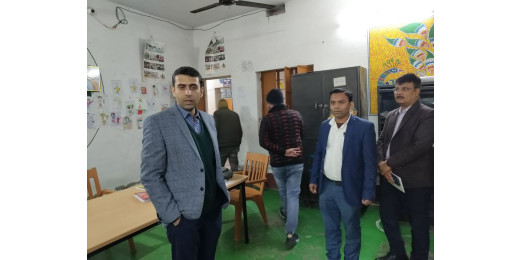जिलाधिकारी ने बाल गृह का किया निरीक्षण