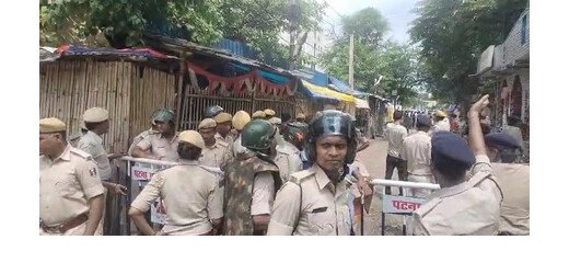 पटना : छात्रा की मौत के बाद सड़क पर उग्र प्रदर्शन, पुलिस पर पथराव से मचा बवाल