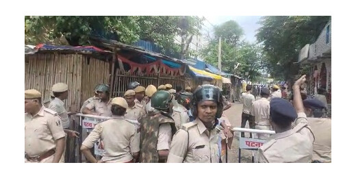 पटना : छात्रा की मौत के बाद सड़क पर उग्र प्रदर्शन, पुलिस पर पथराव से मचा बवाल