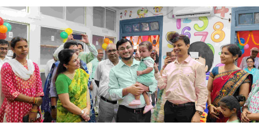समाहरणालय परिसर में पालना घर का जिलाधिकारी ने किया उद्घाटन
