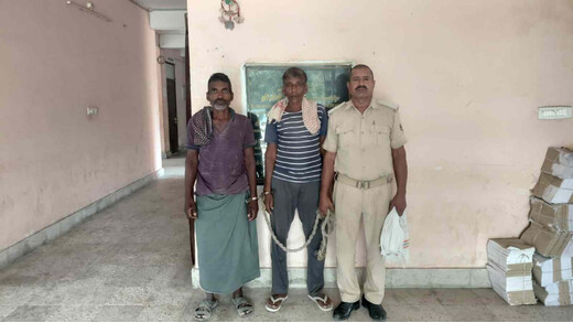 उत्पाद विभाग की छापेमारी में दो शराबी गिरफ्तार