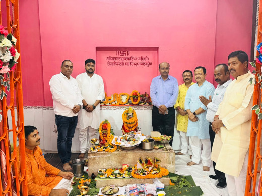 चित्रगुप्त पूजा पर भाजपा नेताओं ने किया भगवान चित्रगुप्त का दर्शन