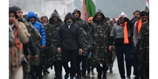 कठुआ : कड़ाके की ठंड व बारिश के बीच राहुल गांधी ने शुरू की भारत जोड़ो यात्रा