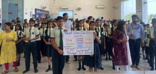 पहलगाम आतंकी हमला : माउंट लिटेरा ज़ी स्कूल में शोक सभा का आयोजन, शहीदों को श्रद्धांजलि 