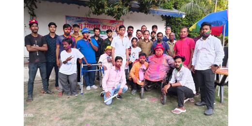 नुक्कड़ नाटक से गूंजा संदेश, कलाकारों ने किया प्रदूषण रहित होली का आह्वान