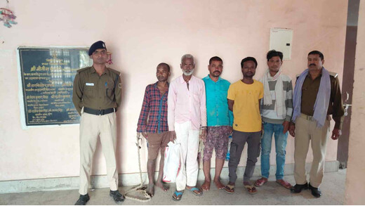 मद्यनिषेध की ताबड़तोड़ छापेमारी, कई थाना क्षेत्रों से अवैध शराब बरामद