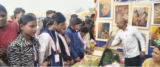 सीतामढ़ी स्थापना दिवस में बज्जिका कला का प्रदर्शन, कंचन प्रकाश की टीम ने लगाया स्टॉल 