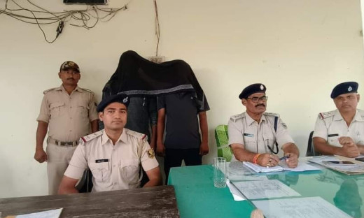 डुमरियाघाट से लूटी गई पिकअप महज 24 घंटे के अंदर बरामद, दो गिरफ्तार