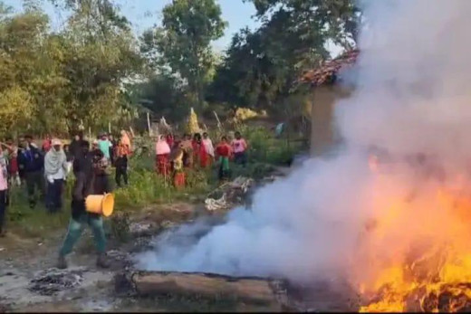 मां भगवती मैन्युफैक्चरिंग यूनिट में लगी आग, लाखों का नुकसान