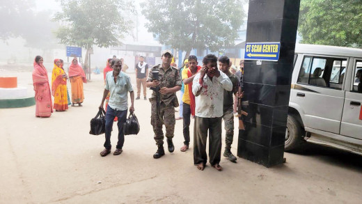 दो बाइक की टक्कर में महिला की मौत, महिला की पति सहित दो घायल 