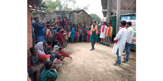वोटर जागरूकता के लिए नुक्कड़ नाटक आयोजित