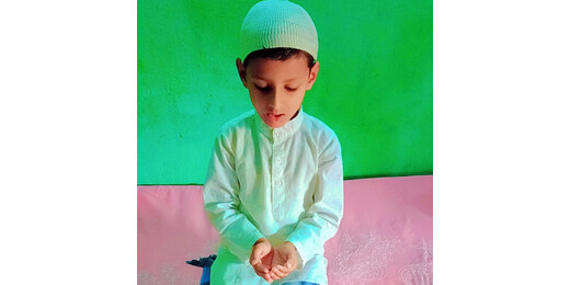 नन्हे रोजेदार की इबादत से गूंजा इलाका, तपती गर्मी में रखा रोजा, मांगी अमन-चैन की दुआ