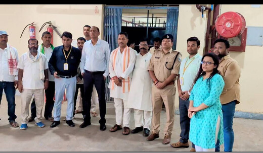 आगामी चुनावों की तैयारी तेज, डीएम ने ईवीएम वेयरहाउस का लिया जायजा