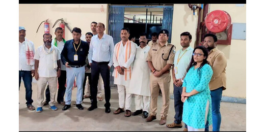 आगामी चुनावों की तैयारी तेज, डीएम ने ईवीएम वेयरहाउस का लिया जायजा