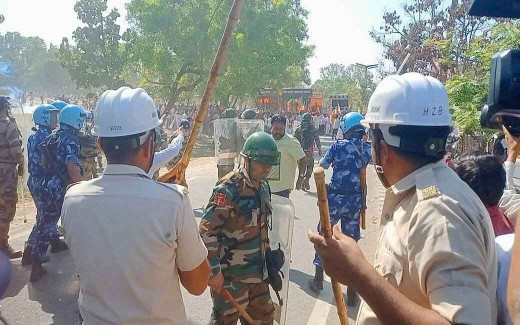 बीजेपी कार्यकर्ताओं पर हुआ लाठीचार्ज, कई लोग घायल 