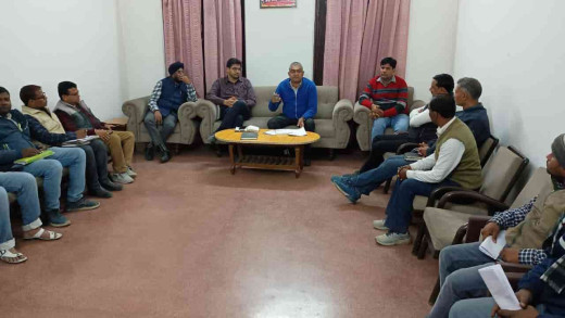 गन्ना उद्योग विभाग के संयुक्त निदेशक ने किया हसनपुर चीनी मिल के क्षेत्र का भ्रमण
