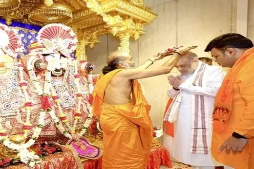 अहमदाबाद में पहली बार भगवान जगन्नाथ को मिला गार्ड ऑफ ऑनर, मंगला आरती में शामिल हुए अमित शाह