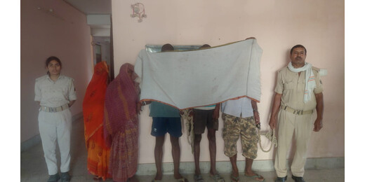 लखीसराय में मद्य निषेध पुलिस की छापेमारी, 217 लीटर चुलाई शराब के साथ धंधेबाज और पियक्कड़ गिरफ्तार