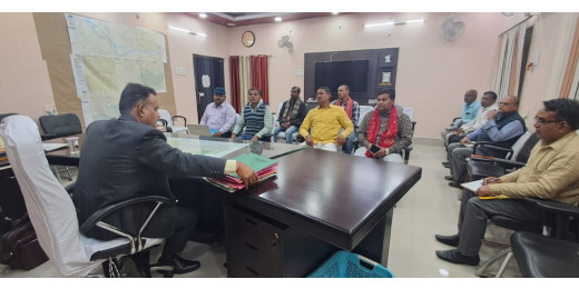 पराली जलाने पर रोक के लिए डीएम की अहम बैठक, हार्वेस्टर मालिकों को सौंपा गया विशेष दायित्व