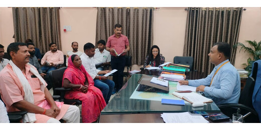 लखीसराय में पंचायत सरकार भवन निर्माण की समीक्षा, डीएम ने भूमि उपलब्ध कराने के दिए निर्देश