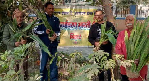 महाकुंभ को हरित कुंभ बनाने हेतु पर्यावरण भारती ने किया पौधारोपण 
