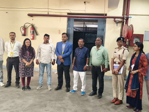 डीएम ने किया ईवीएम-वीवीपैट वेयरहाउस का निरीक्षण, सुरक्षा व्यवस्था की समीक्षा