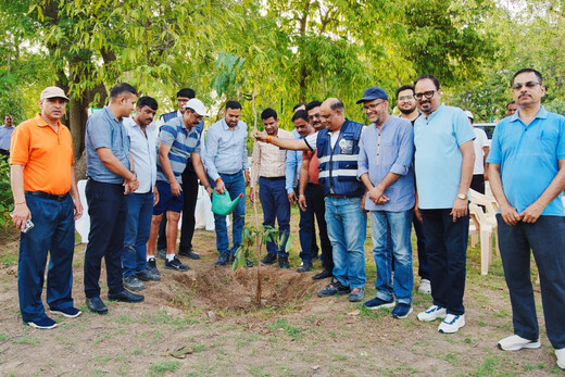 विश्व पर्यावरण दिवस पर एल के सिंहानिया एजुकेशन सेंटर में वृक्षारोपण, पर्यावरण संरक्षण का लिया गया संकल्प
