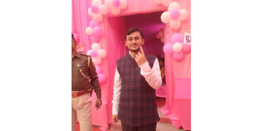 जिलाधिकारी सुब्रत कुमार सेन ने किया मतदान