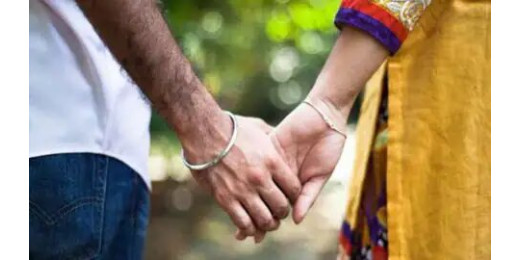 पति को धोखा देकर प्रेमी के साथ भागी पत्नी, जानिए फिर क्या हुआ