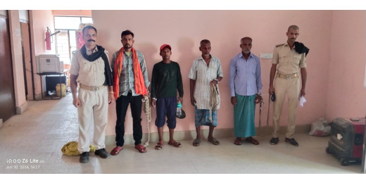 एक शराब धंधेबाज एवं 3 शराबी गिरफ्तार
