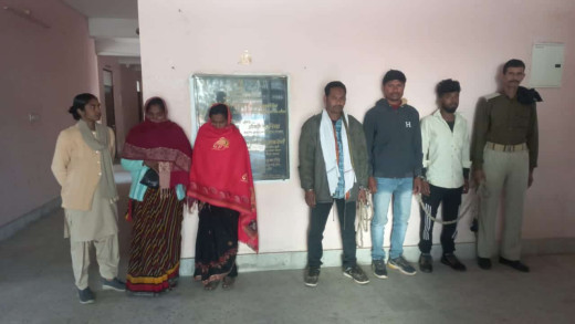 अवैध शराब बिक्री कर रहे पांच के खिलाफ एफआईआर दर्ज