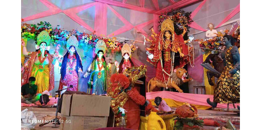 मोतीपुर में महिषासुर मर्दिनी के दर्शन को उमड़े श्रद्धालु, चलंत प्रतिमा बनी आकर्षण का केंद्र