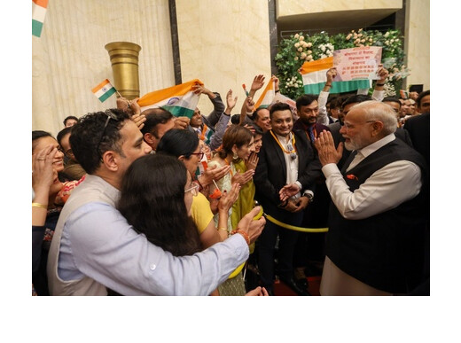 चीन में भारतीय समुदाय ने पीएम मोदी का किया भव्य स्वागत, गूंजे भारत माता की जय के नारे