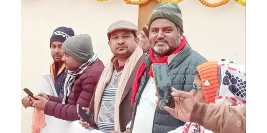 प्रगति यात्रा के दौरान भाकपा-माले ने मुख्यमंत्री को सौंपा मांग पत्र