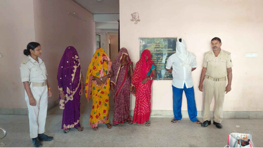 लखीसराय में मद्य निषेध पुलिस की छापेमारी, दो इलाकों से 133 लीटर शराब जब्त