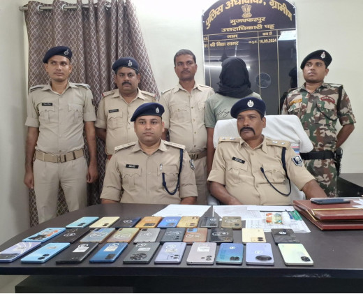 चोरी की 28 मोबाइल के साथ आरोपी गिरफ्तार