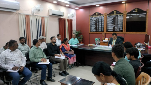 लू और भीषण गर्मी से बचाव को लेकर डीएम ने की अहम बैठक, दिए सख्त निर्देश