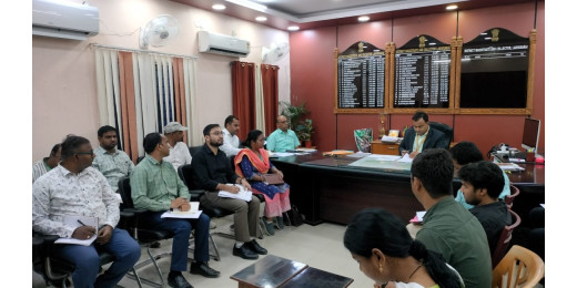 लू और भीषण गर्मी से बचाव को लेकर डीएम ने की अहम बैठक, दिए सख्त निर्देश