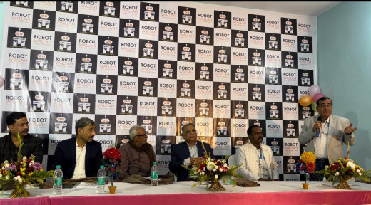 भारत जीनियस सर्च ने मुजफ्फरपुर में रोबोट वाला ब्रांड किया लॉन्च