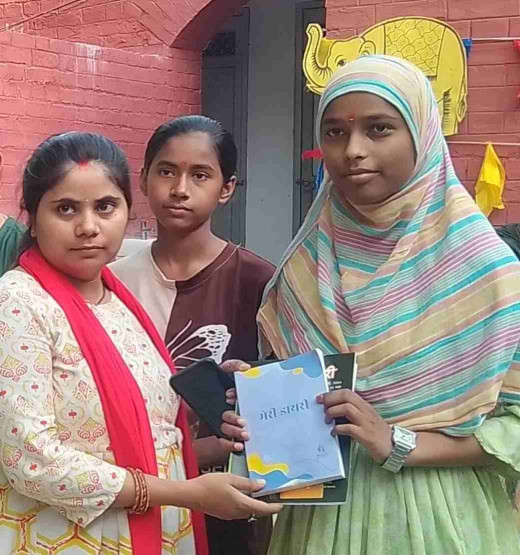 कबाड़ से कारीगरी की मिसाल, सादिया अजीज का अनोखा हुनर