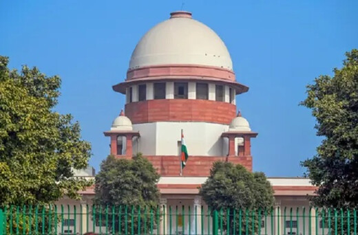 कोविड वैक्सीन के दुष्प्रभाव पर सुप्रीम कोर्ट सख्त, केंद्र को मुआवजा नीति बनाने का निर्देश