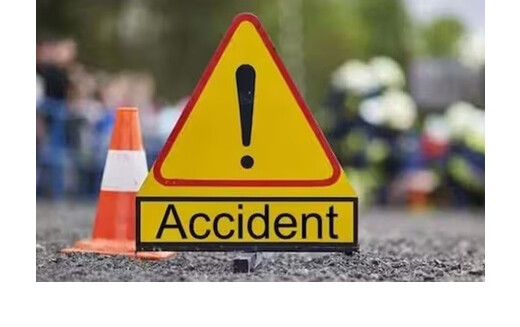 यूपी के मथुरा में कई वाहनों के आपस में टकराने से लगी आग, 4 की मौत