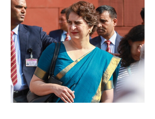 मनरेगा का नाम बदलने पर छिड़ा सियासी संग्राम, प्रियंका बोलीं- जिम्मेदारी से बच रही सरकार