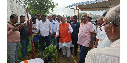 अटल बिहारी वाजपेयी की पुण्यतिथि पर लखीसराय में श्रद्धांजलि और पौधारोपण कार्यक्रम
