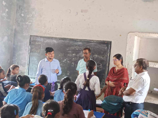 जिलाधिकारी सुब्रत कुमार सेन ने कुढ़नी प्रखंड में विकास कार्यों की समीक्षा की