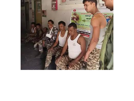लोंजो घाटी में पलटी नक्सल विरोधी अभियान से लौट रहे सीआरपीएफ जवानों की वाहन, 8 घायल