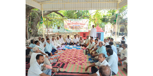 राज्यव्यापी आंदोलन के तहत कल्याणपुर प्रखंड कार्यालय पर राजद का धरना, राज्यपाल के नाम सौंपा ज्ञापन