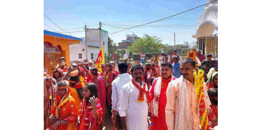 मंदिर में प्राण प्रतिष्ठा हेतु निकाली गई कलश यात्रा 