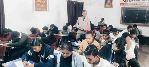 जल-जीवन-हरियाली क्विज में छात्राओं का शानदार प्रदर्शन, खुशी खातून अव्वल 